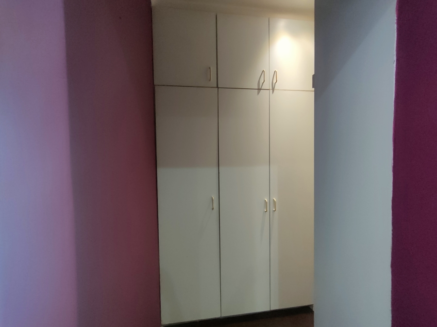 8 Bedroom Property for Sale in Wavecrest Eastern Cape